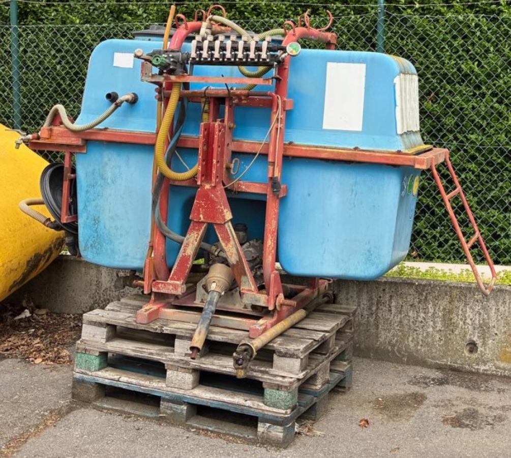 SPROEIVAT MET POMP